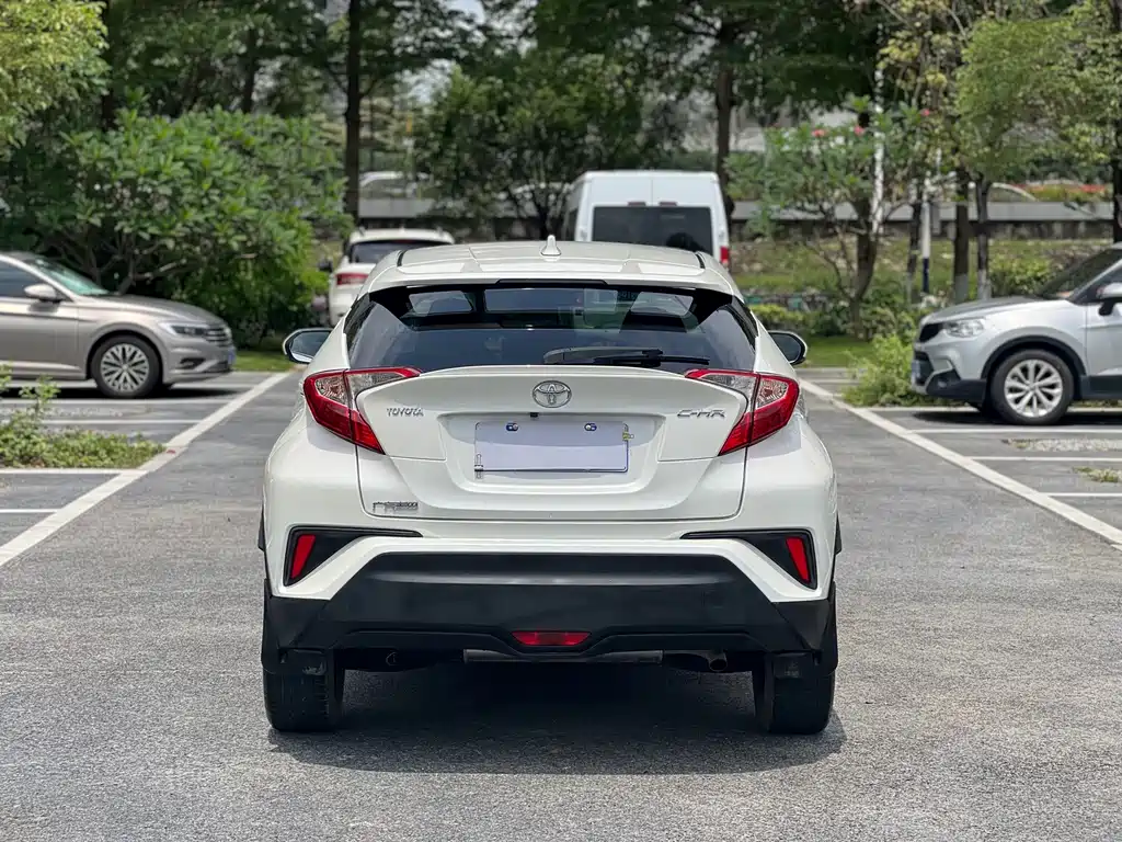 Toyota C-HR 2019 — фото 5