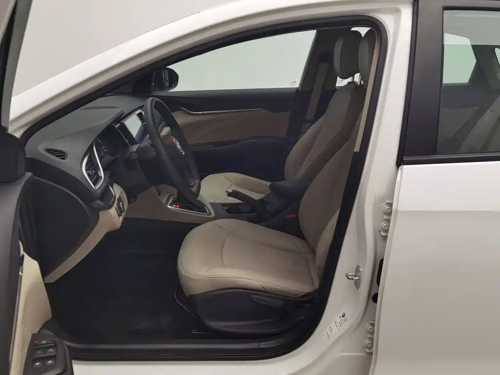 Buick Excelle 2019 — фото 10