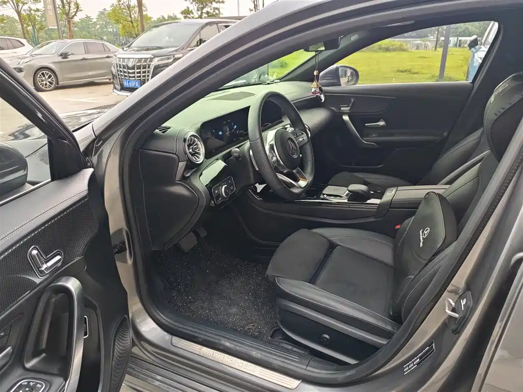 Mercedes-Benz A-Class 2023 — фото 4