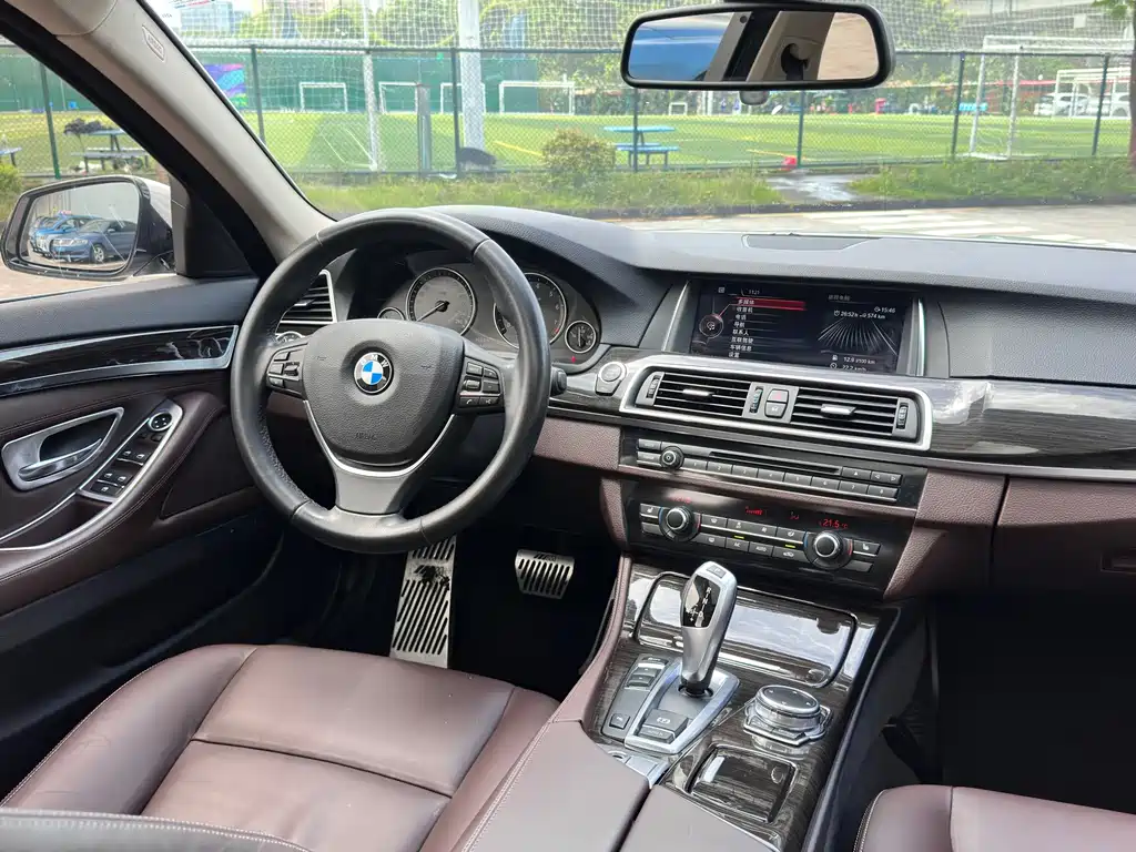 BMW 5 Series 2016 — фото 18