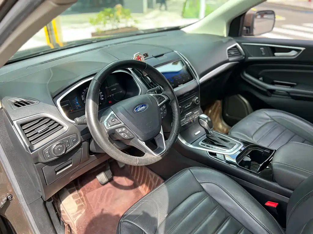 Ford Edge 2018 — фото 12