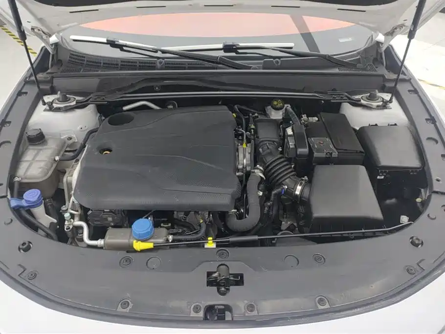 Changan UNI-V 2023 — фото 10