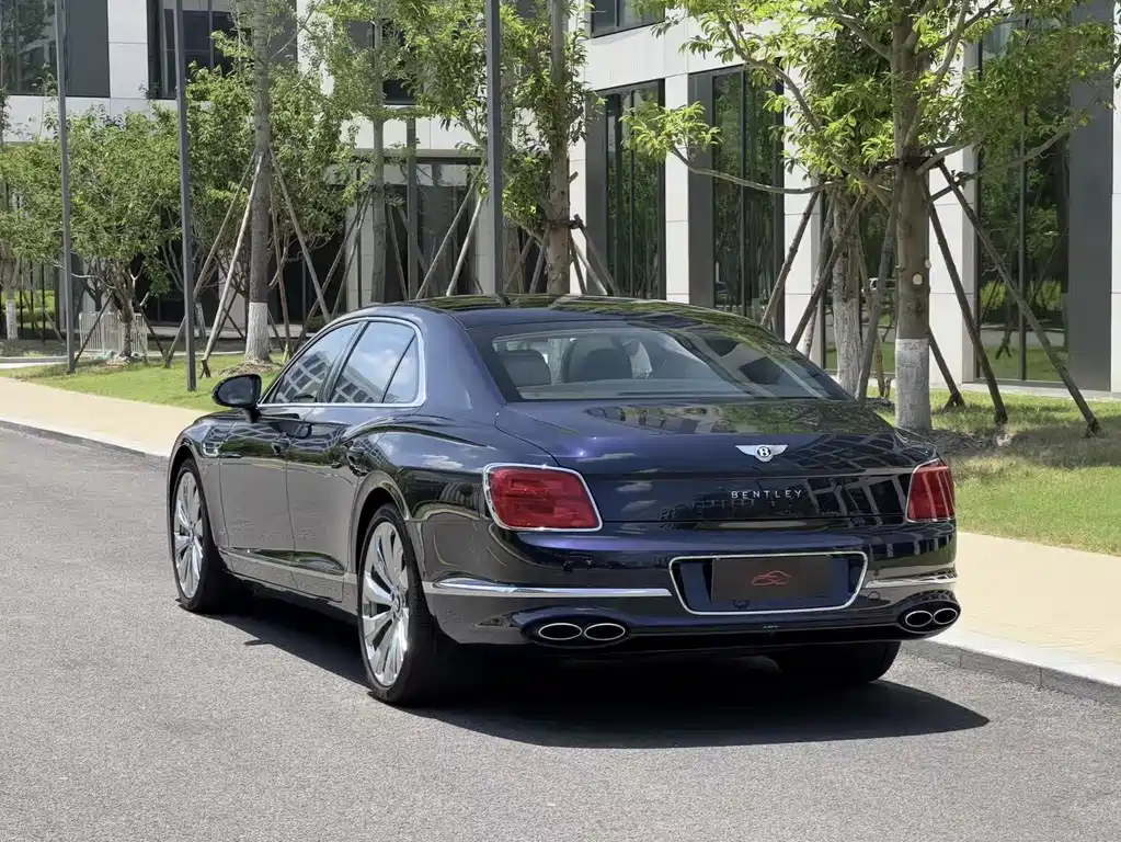Bentley Flying Spur 2022 — фото 5