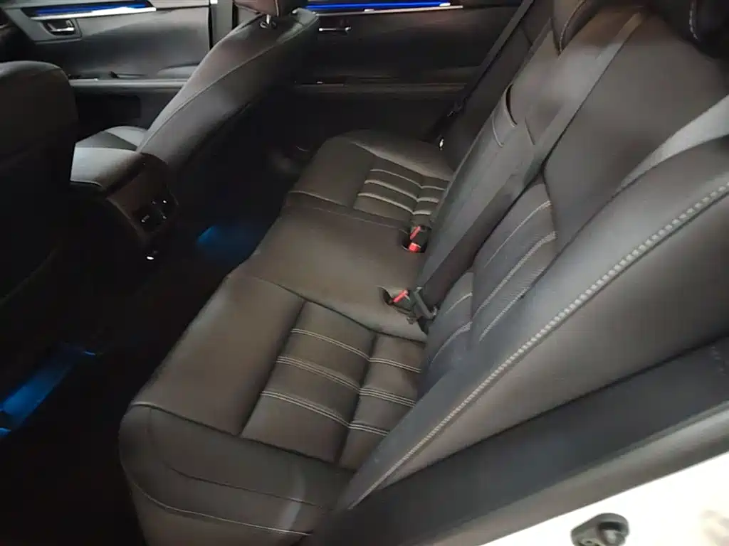 Lexus ES 2016 — фото 17
