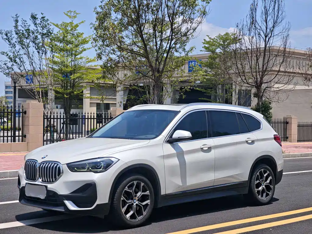 BMW X1 2021 — фото 1
