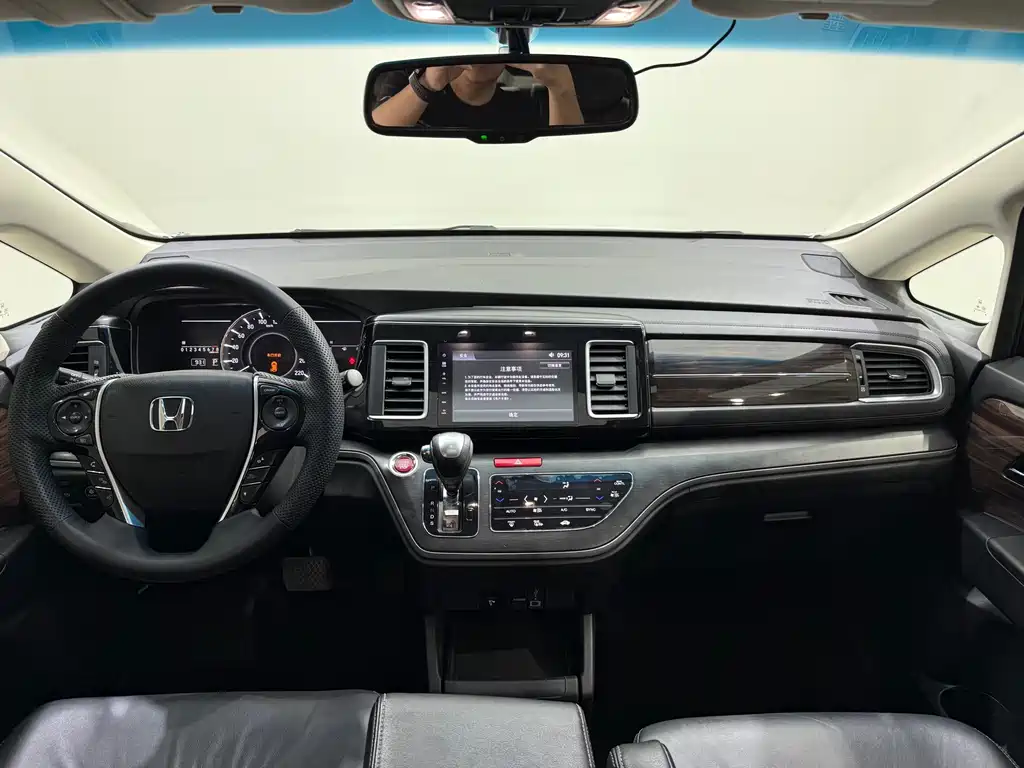 Honda Elysion 2018 — фото 9