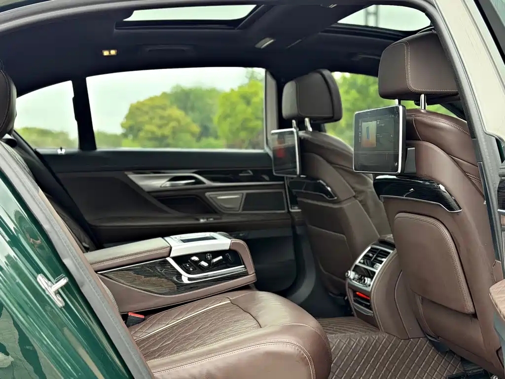 BMW 7 Series 2019 — фото 15
