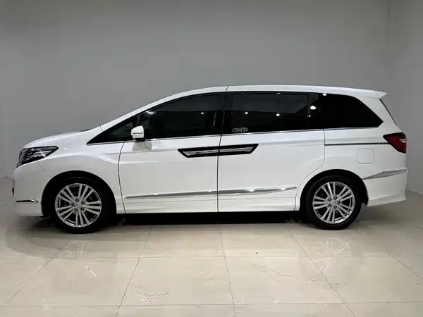 Honda Elysion 2016