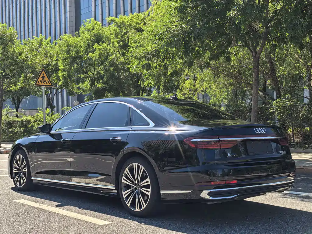 Audi A8 2024 — фото 17