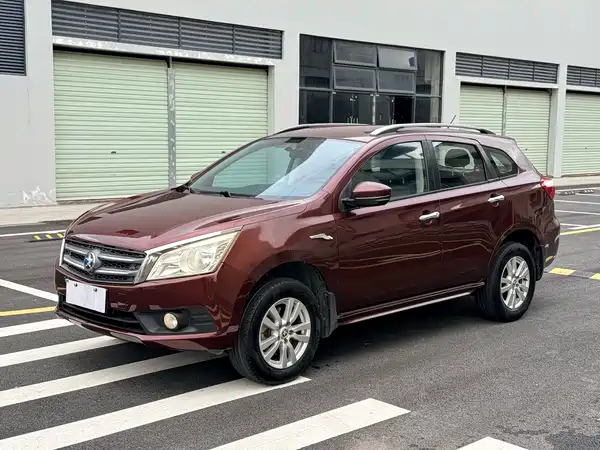 Venucia T70 2015
