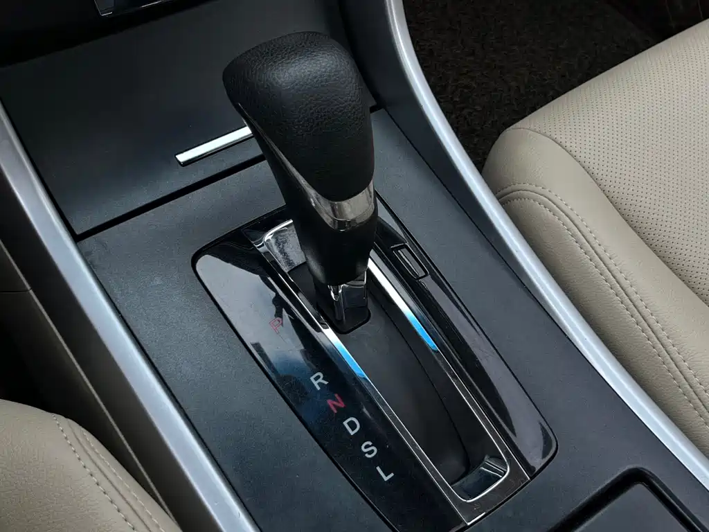 Honda Accord 2014 — фото 20
