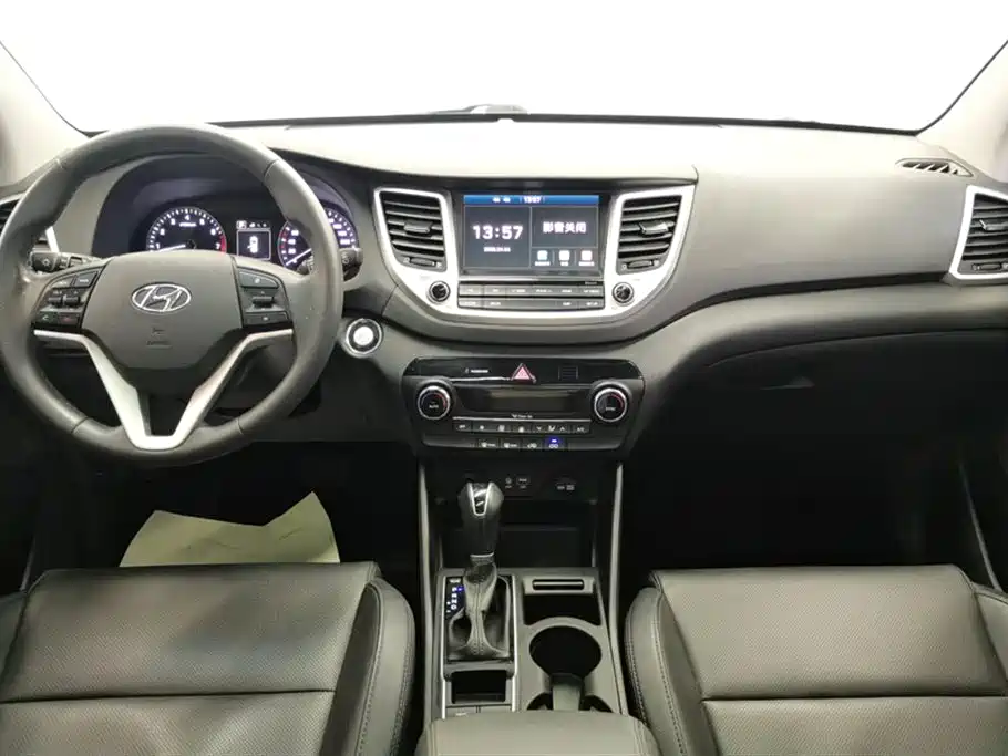 Hyundai Tucson 2018 — фото 12