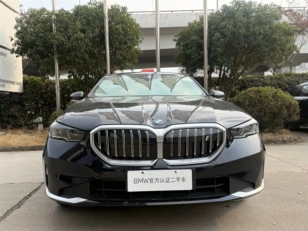 BMW i5 2025 — фото 3