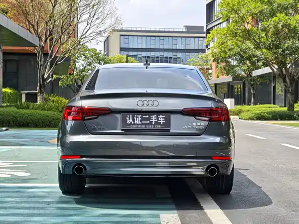 Audi A4L 2018