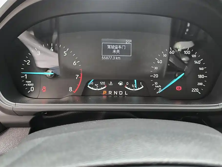 Ford Ecosport 2017 — фото 14