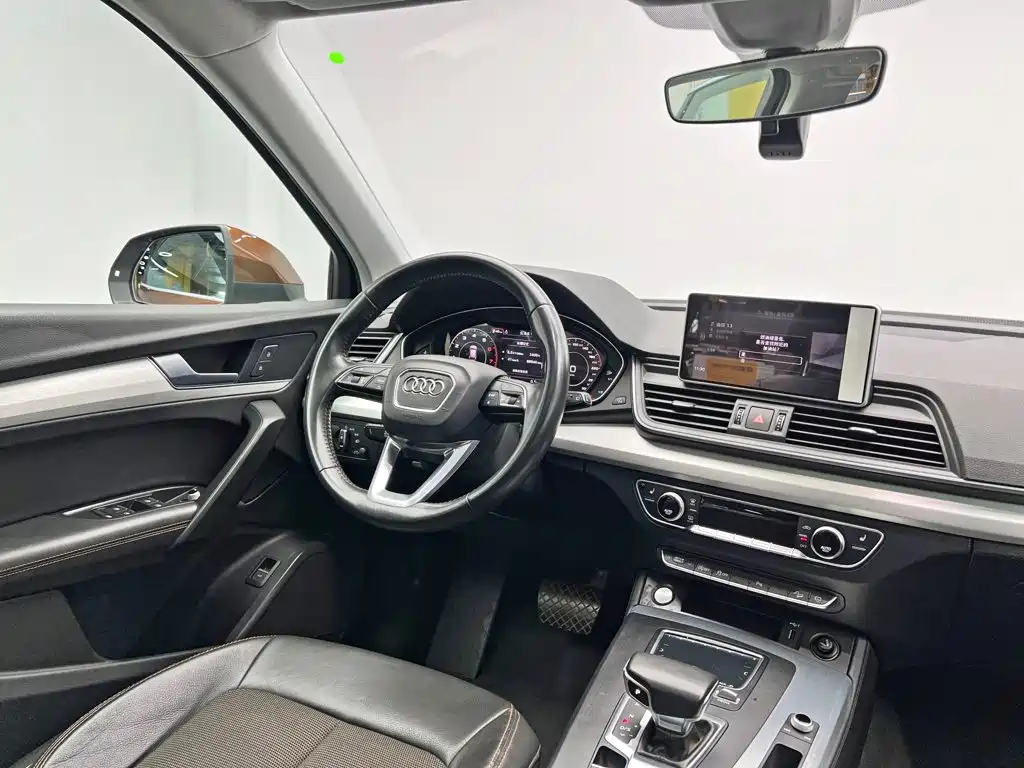 Audi Q5L 2019 — фото 23