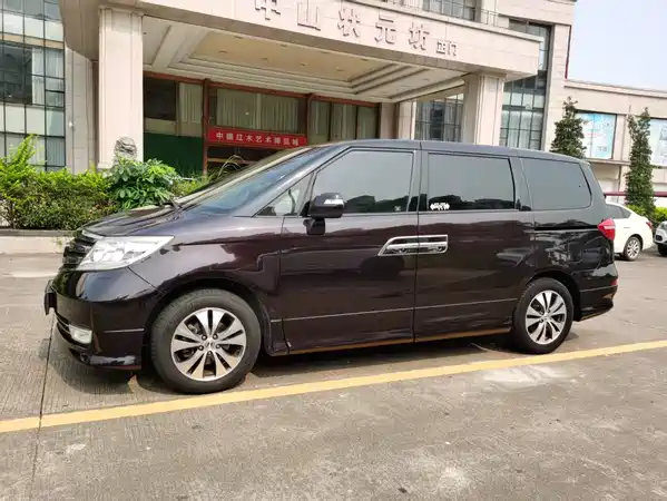 Honda Elysion 2015
