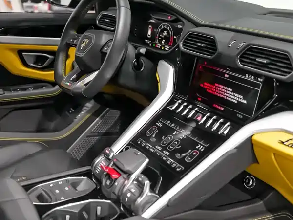 Lamborghini Urus 2023