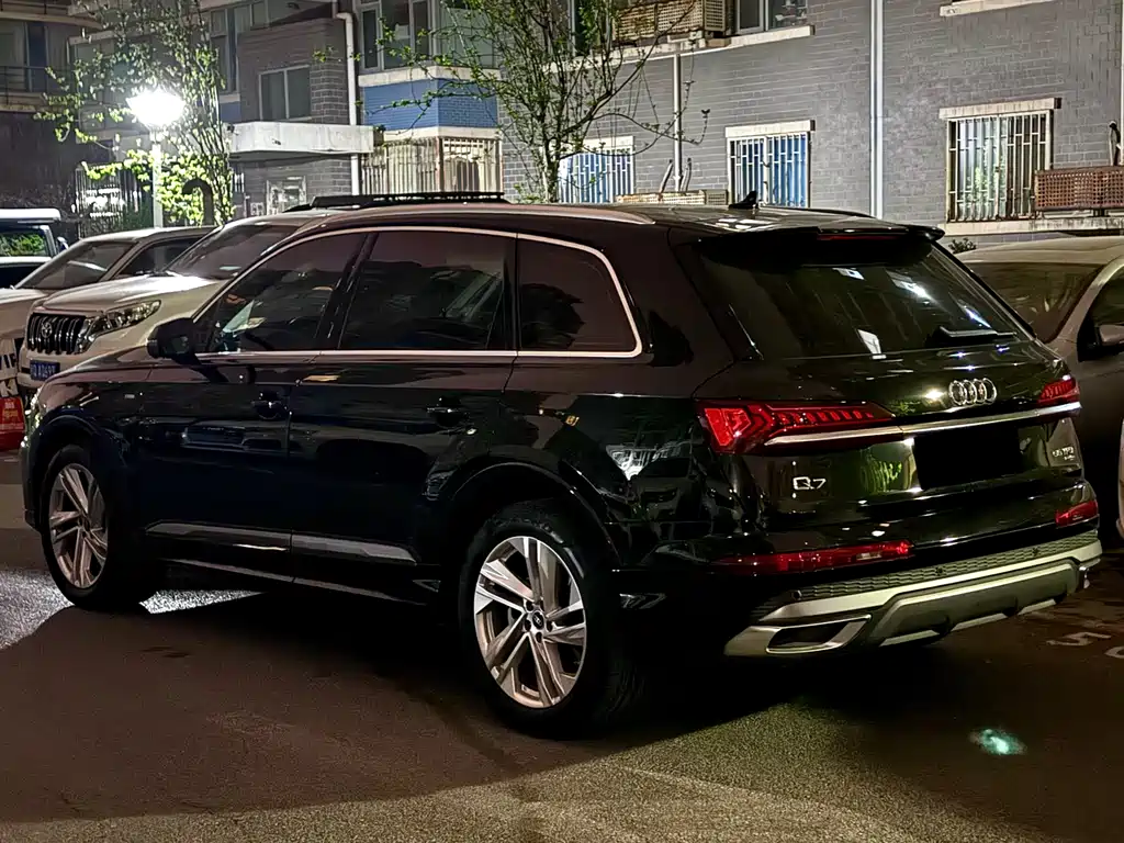Audi Q7 2024 — фото 4
