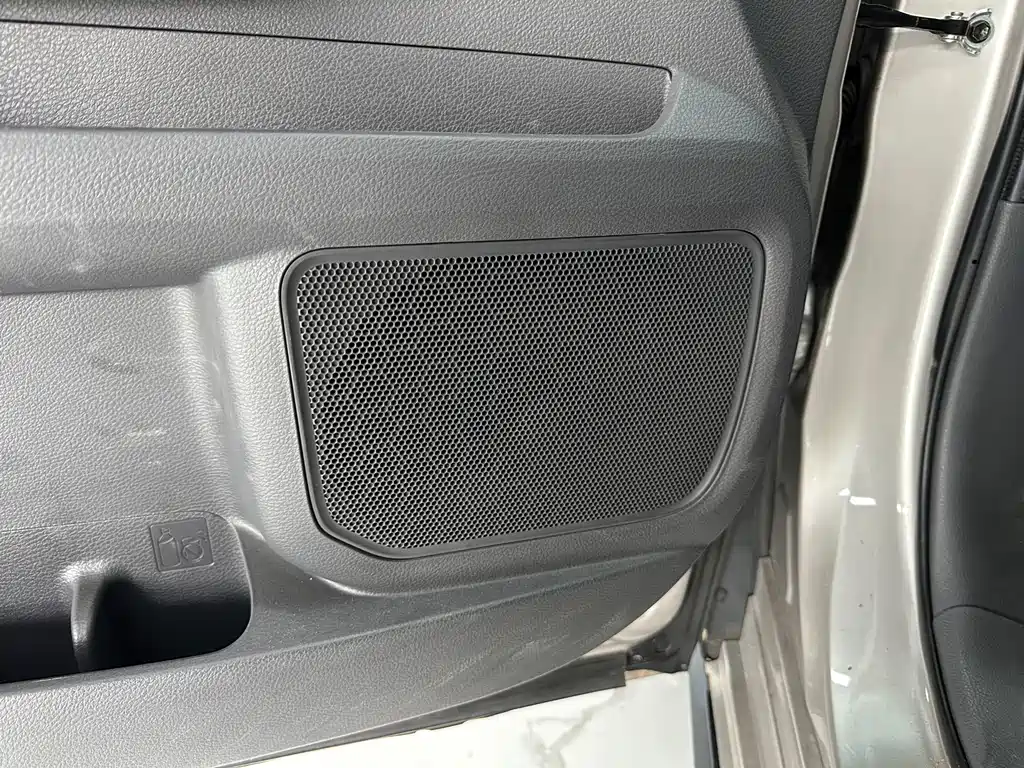 Toyota Sienna 2022 — фото 19