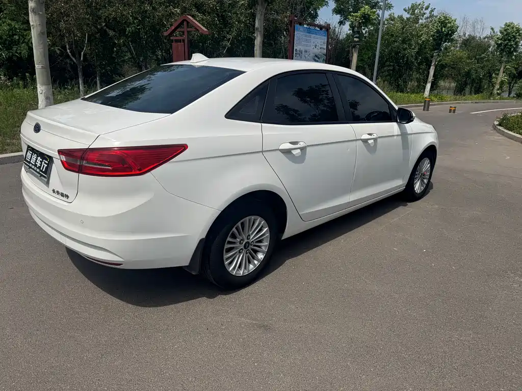 Ford Escort 2016