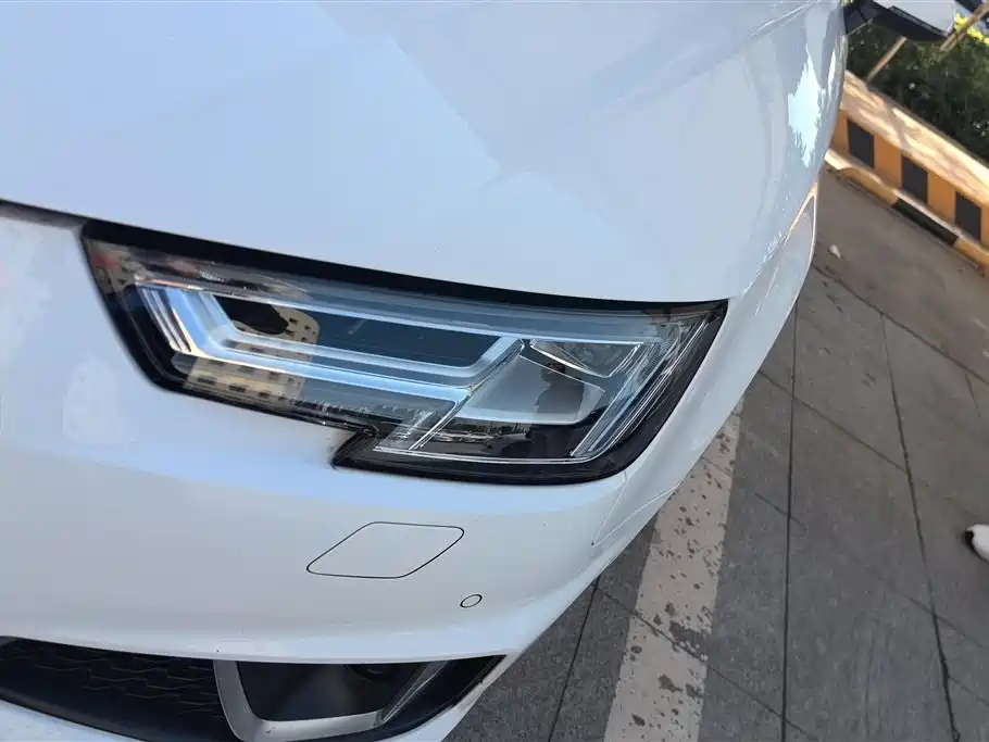 Audi A4L 2019