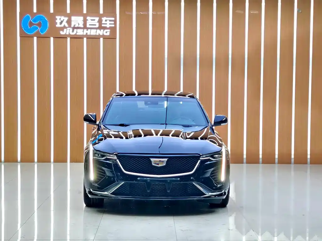 Cadillac CT4 2022 — фото 2