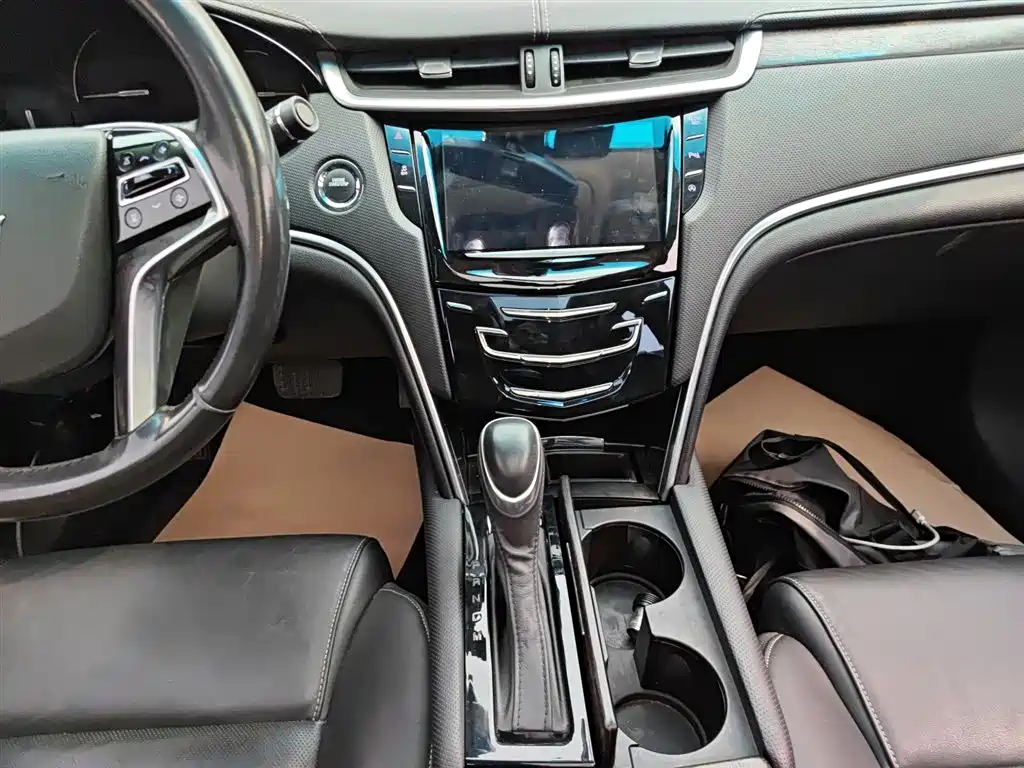 Cadillac XTS 2019 — фото 9