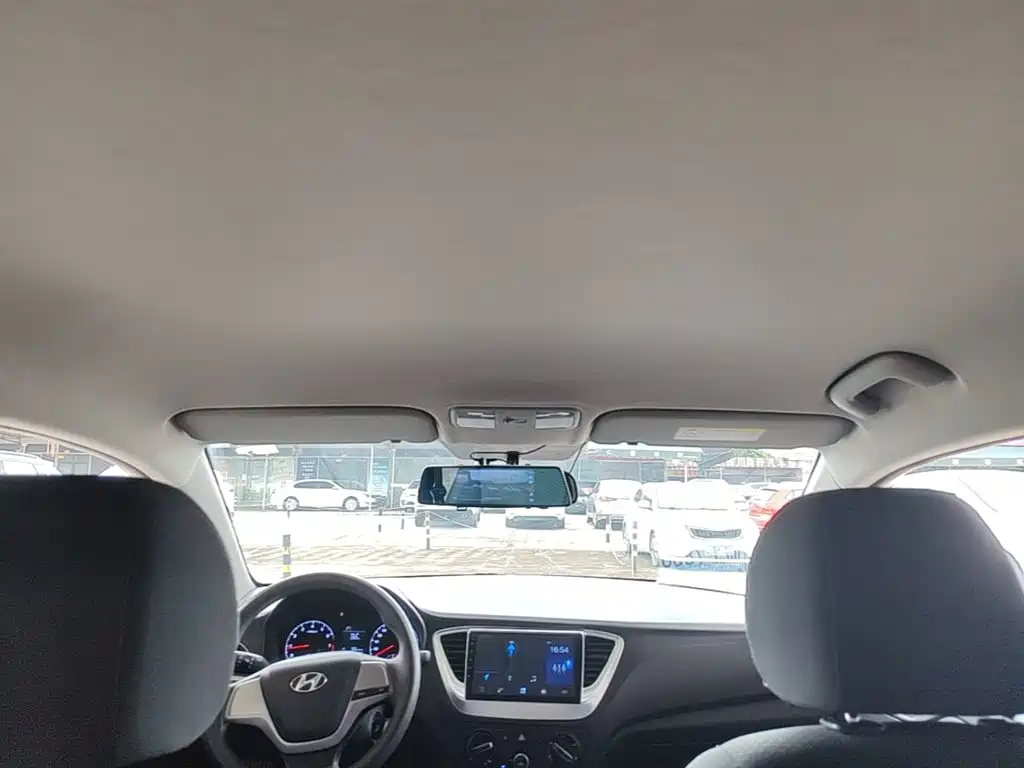 Hyundai Verna 2019 — фото 18