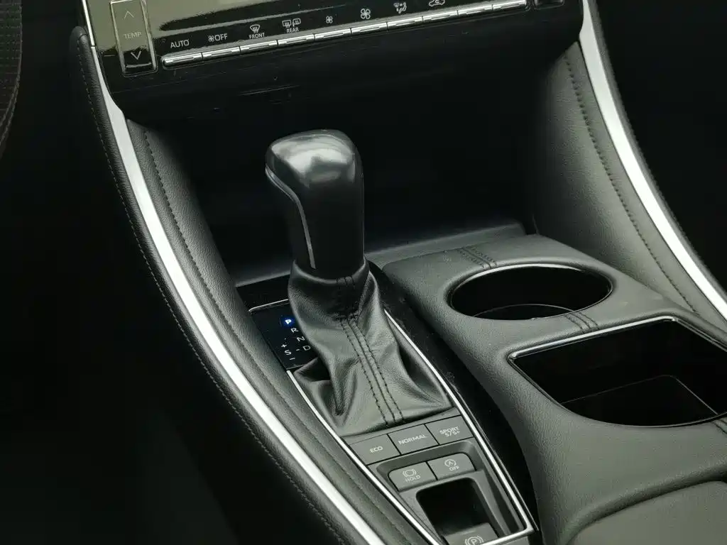 Toyota Avalon 2023 — фото 13