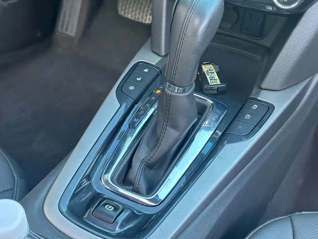 Chevrolet Malibu 2017 — фото 11