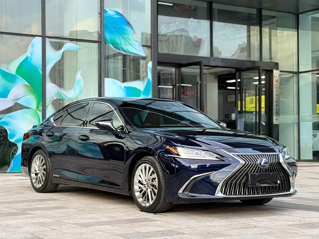 Lexus ES 2019 — фото 3