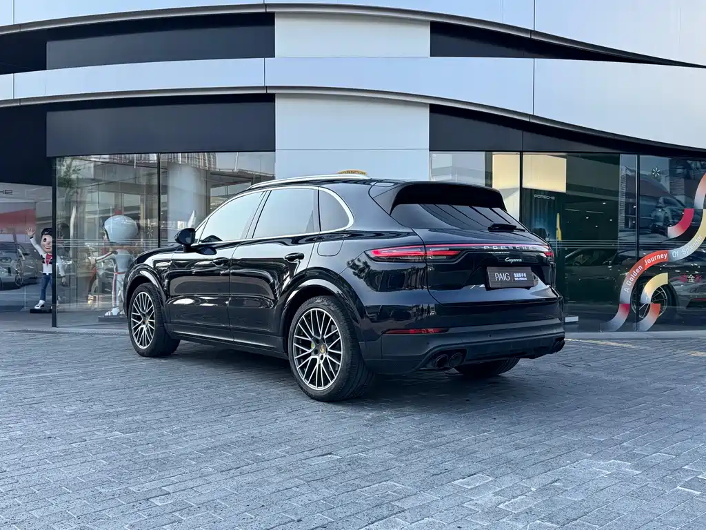 Porsche Cayenne Hybrid 2021 — фото 8