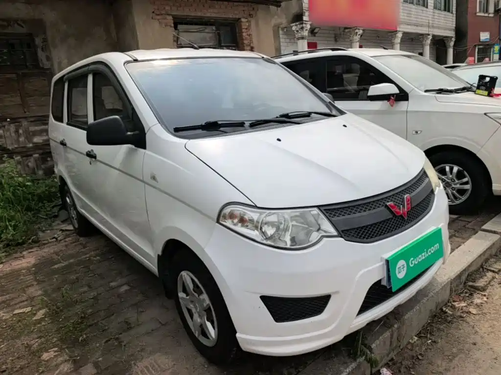 Wuling Hongguang 2018 — фото 4