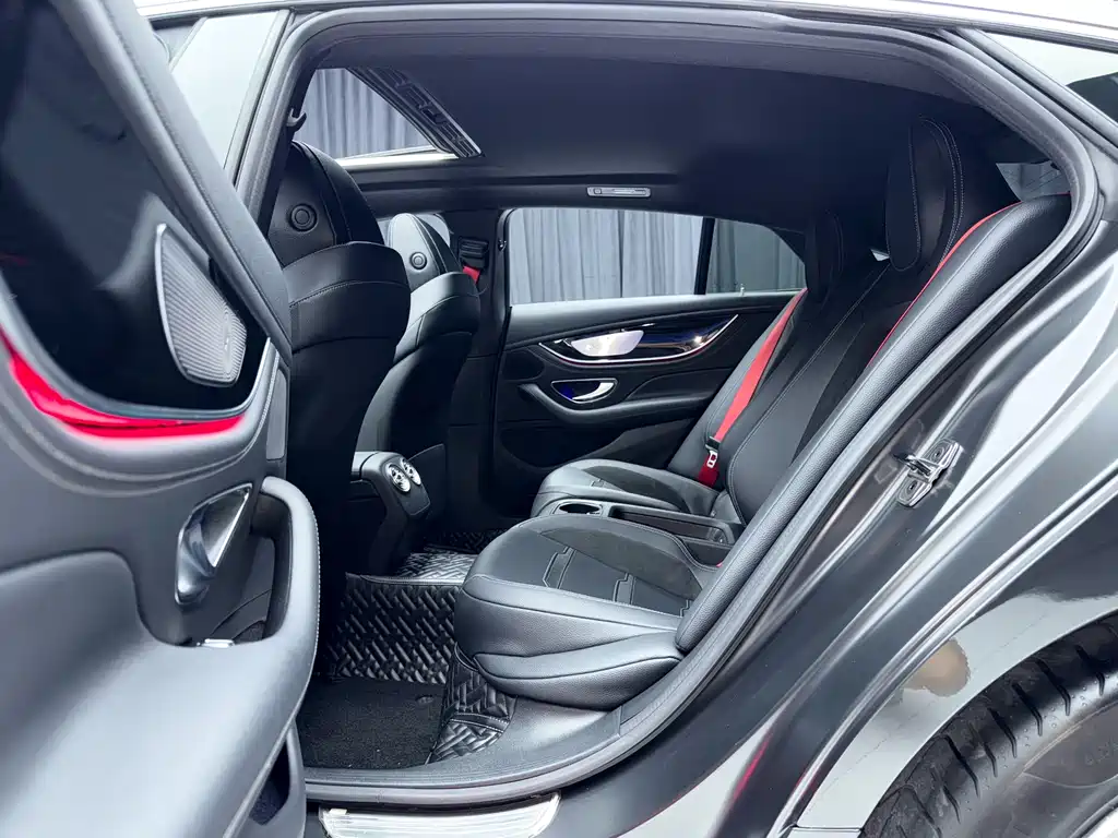 Mercedes-Benz AMG GT 2019 — фото 12