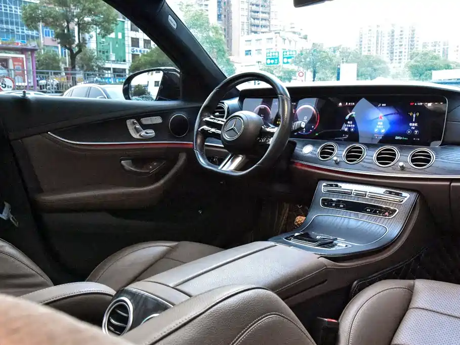Mercedes-Benz E-Class 2022 — фото 11
