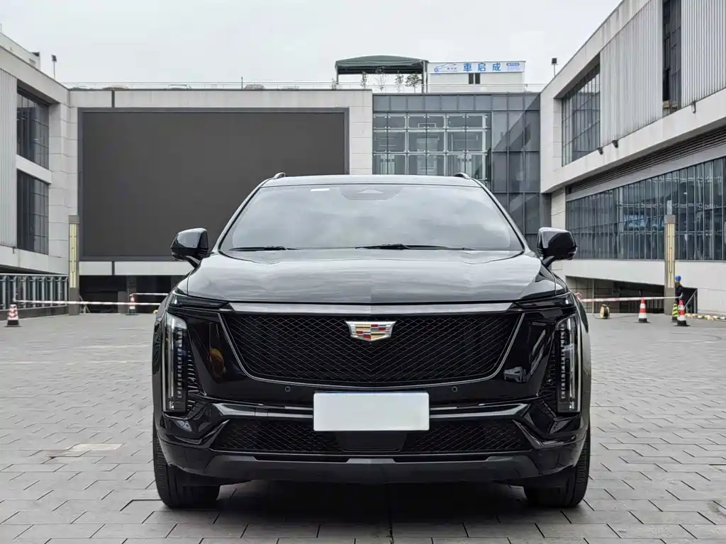 Cadillac XT5 2025 — фото 2