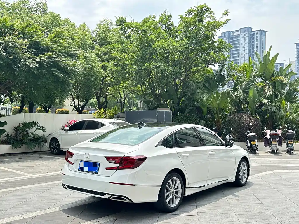 Honda Accord 2022 — фото 15