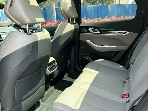 Geely Boyue L 2025
