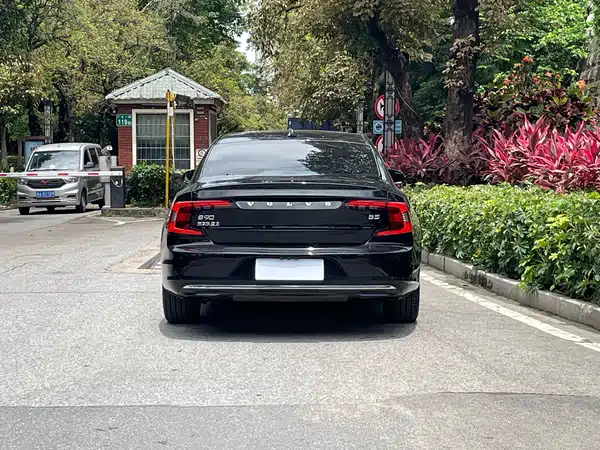 Volvo S90 2021