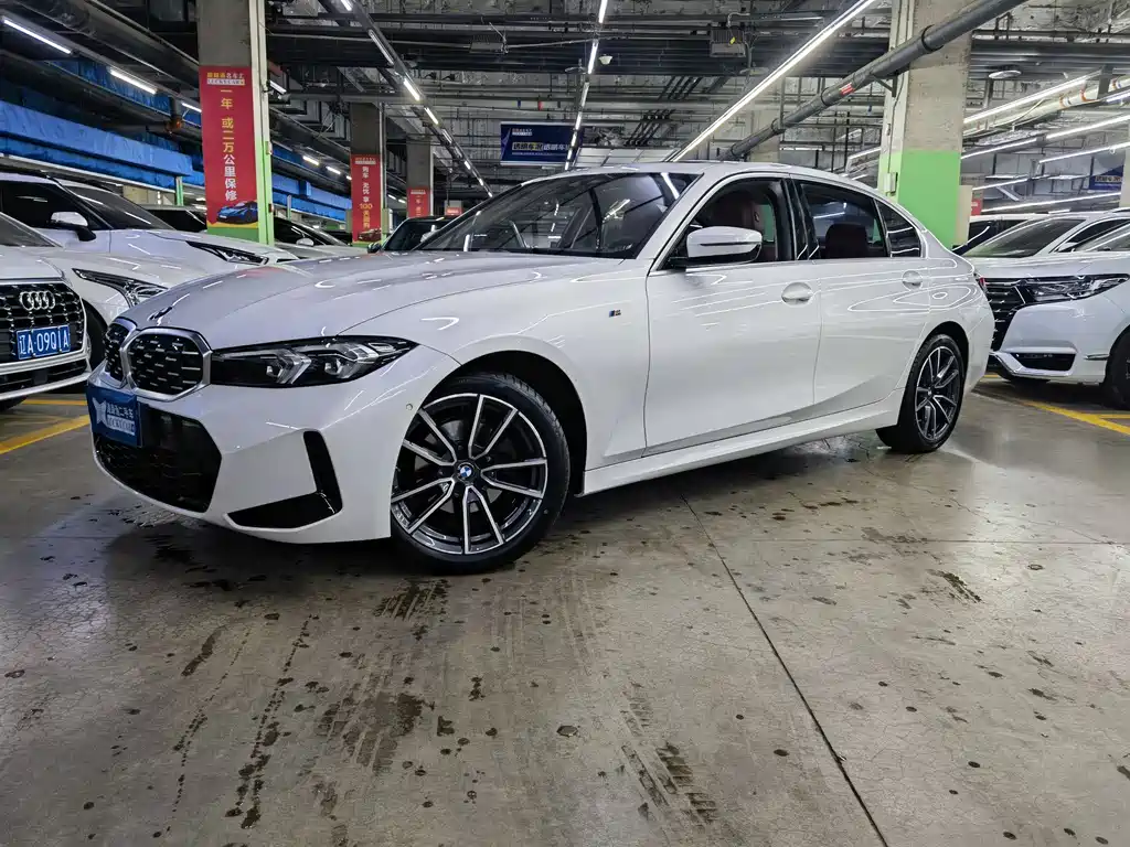 BMW 3 Series 2024 — фото 1