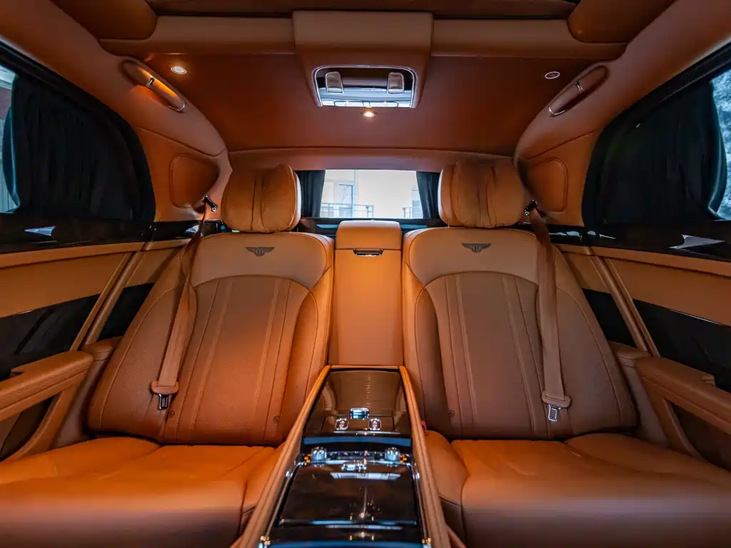 Bentley Mulsanne 2018 — фото 13