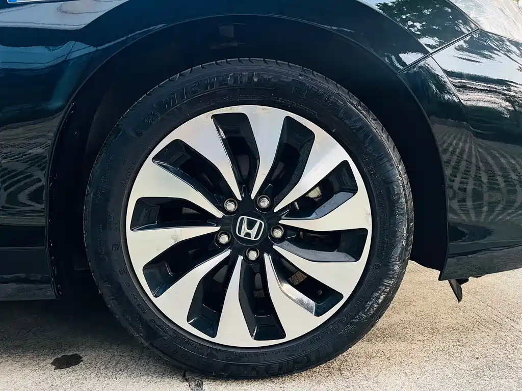 Honda Accord 2017 — фото 16