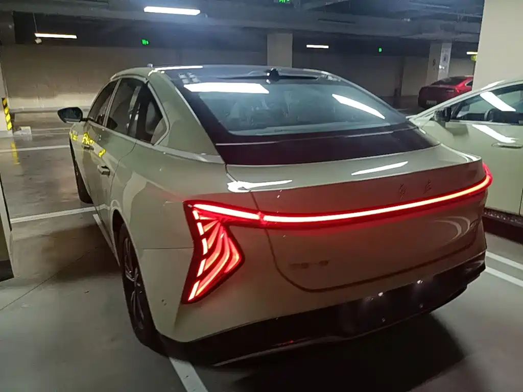 Hongqi EH7 2026