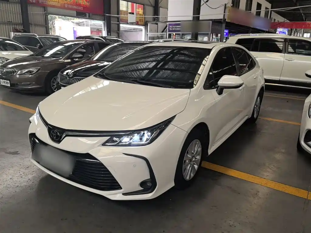 Toyota Corolla 2019 — фото 1