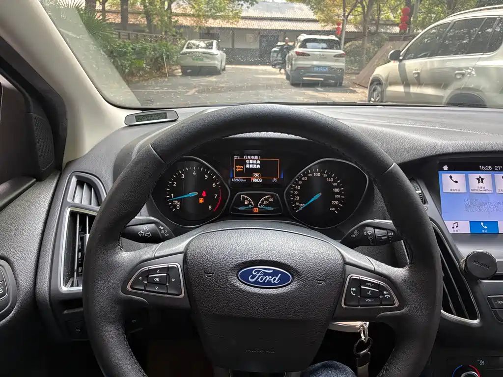 Ford Focus 2018 — фото 12