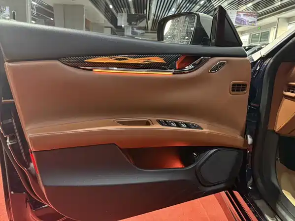 Maserati Quattroporte 2015