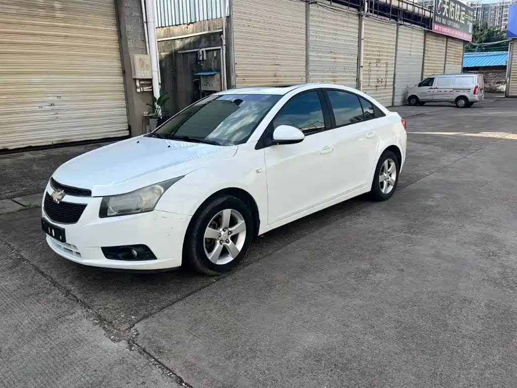 Chevrolet Cruze 2014 — фото 1