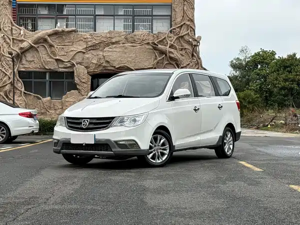 Baojun 730 2015