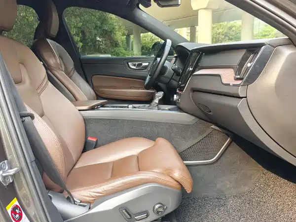 Volvo XC60 2021